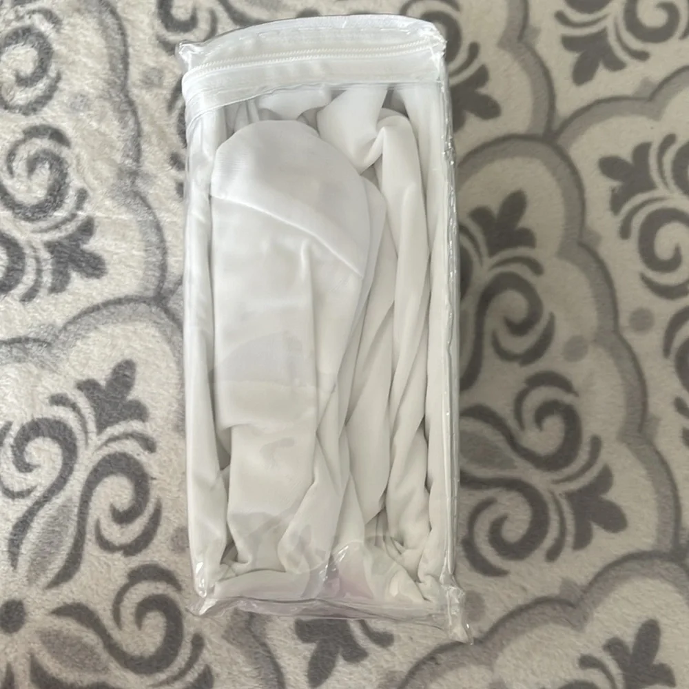 Calling all College Dorm students! Brand New XL Twin Jersey Mattress Protector!